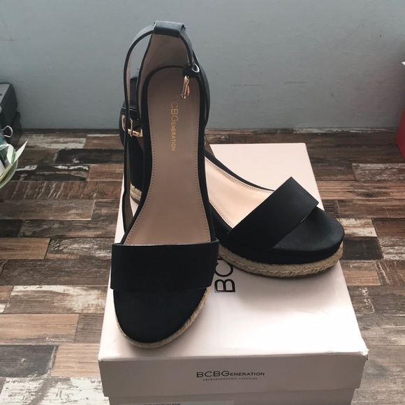 bcbg addie wedge